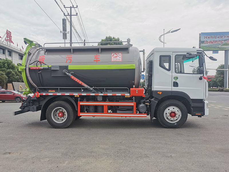 中潔牌XZL5160GXW6型吸污車(chē)